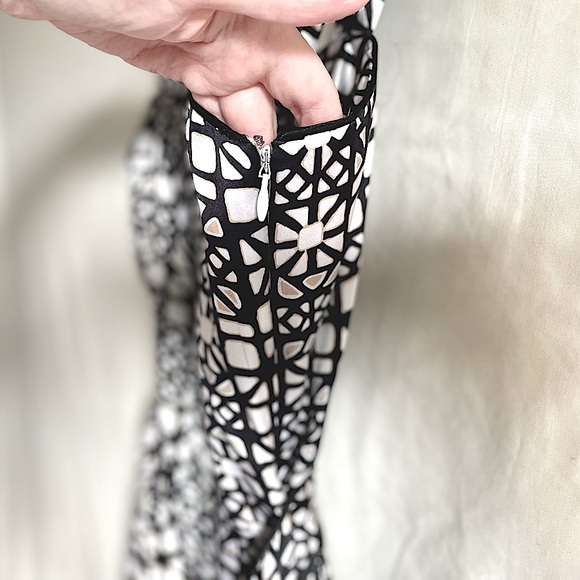 **NWOT** WHITE HOUSE BLACK MARKET, Geometric Pattern Silk Dress w/sash belt - Picture 11 of 11
